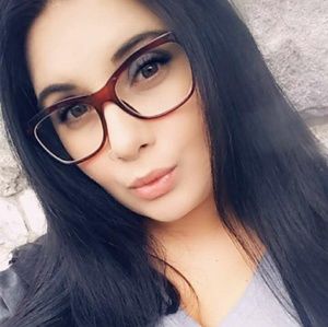 Meet your Posher, Marissa